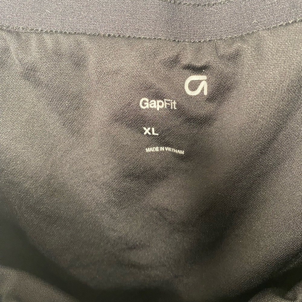 Gap Fit Running Shorts, Size XL - Picture 4 of 7